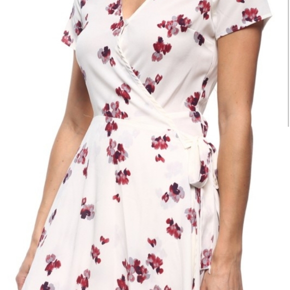 Floral Surplice Neckline Wrap Dress w/Tie Waist - Picture 4 of 4